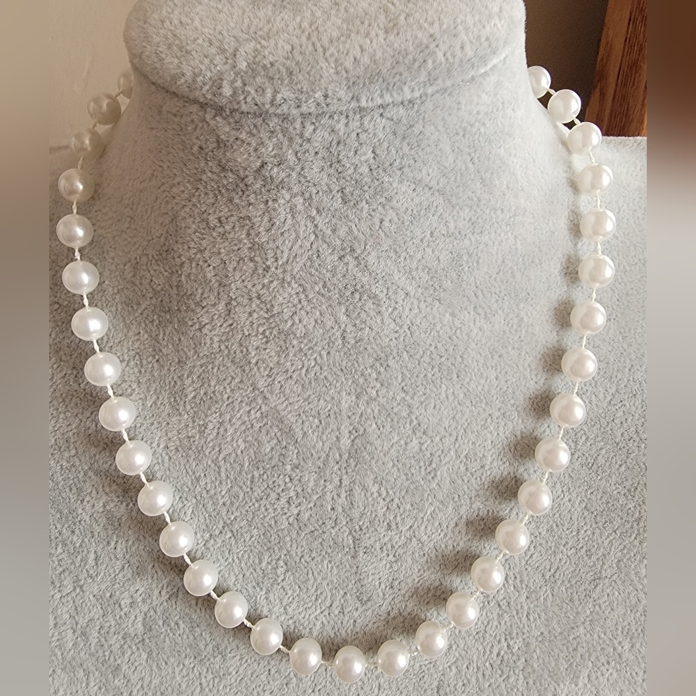 Wlind Brand Vintage 14KGE Faux Pearl Necklace 18"